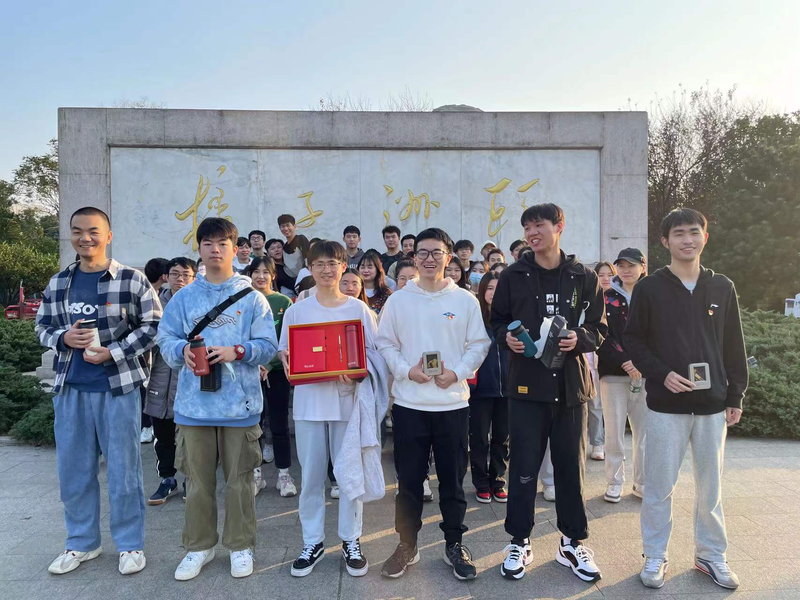 1639556132163021977.jpg 橘子洲活动.jpg